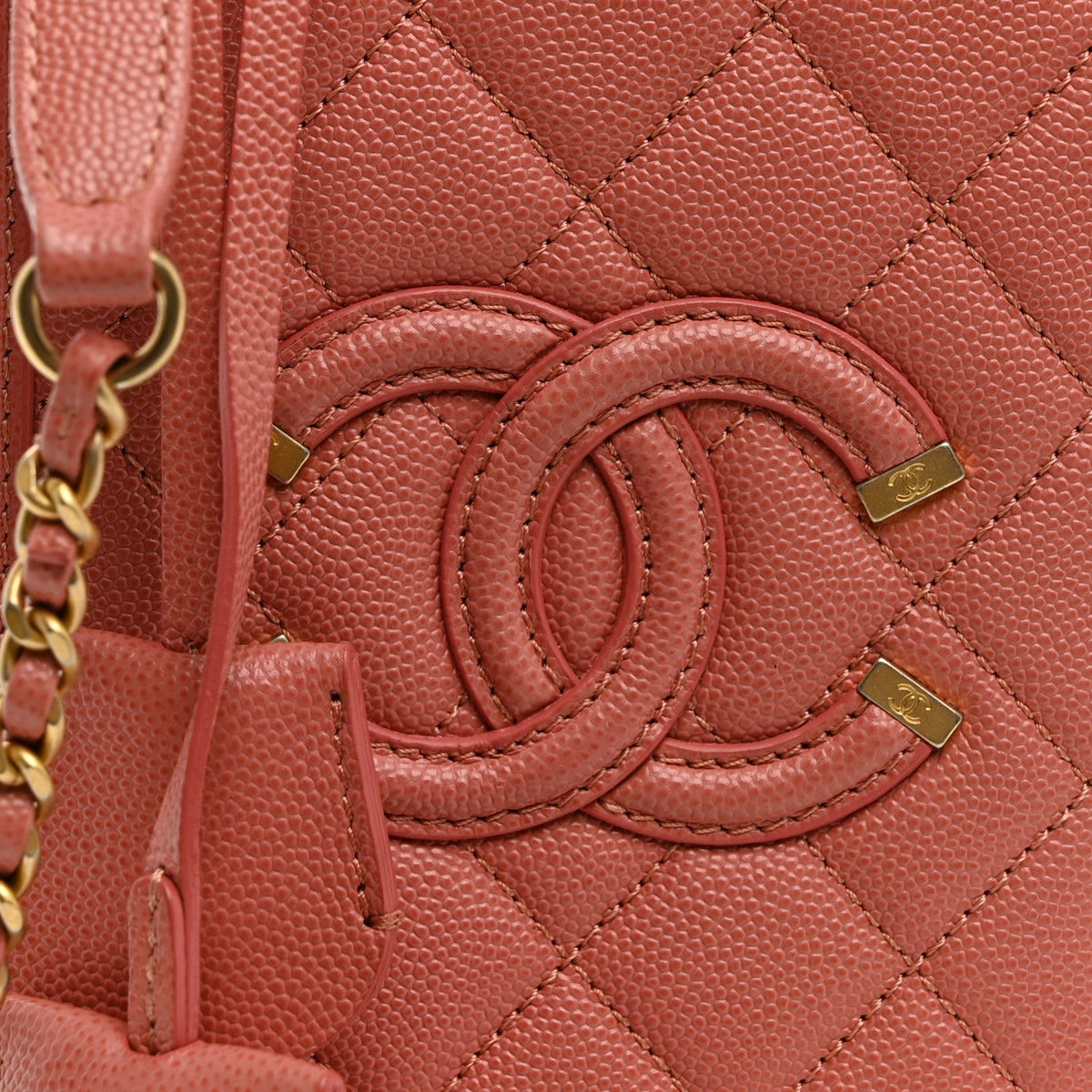 Quilted Caviar Handbag - Pink