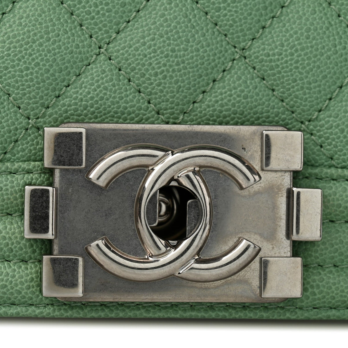 Small Quilted Caviar Flap Shoulder Bag - Green