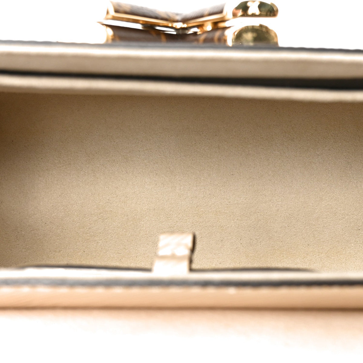Monogram Epi Teddy Twist Mm Creme Handbag