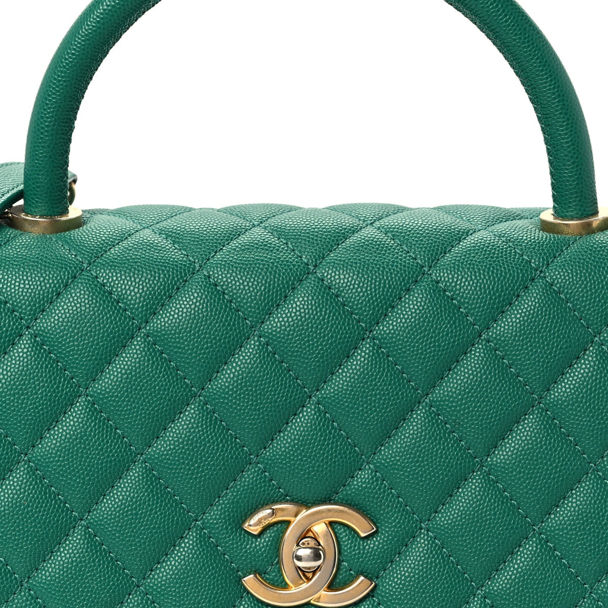 Small Quilted Caviar Flap Shoulder Bag - Green