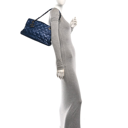 Quilted Caviar Tote Bag - Blue