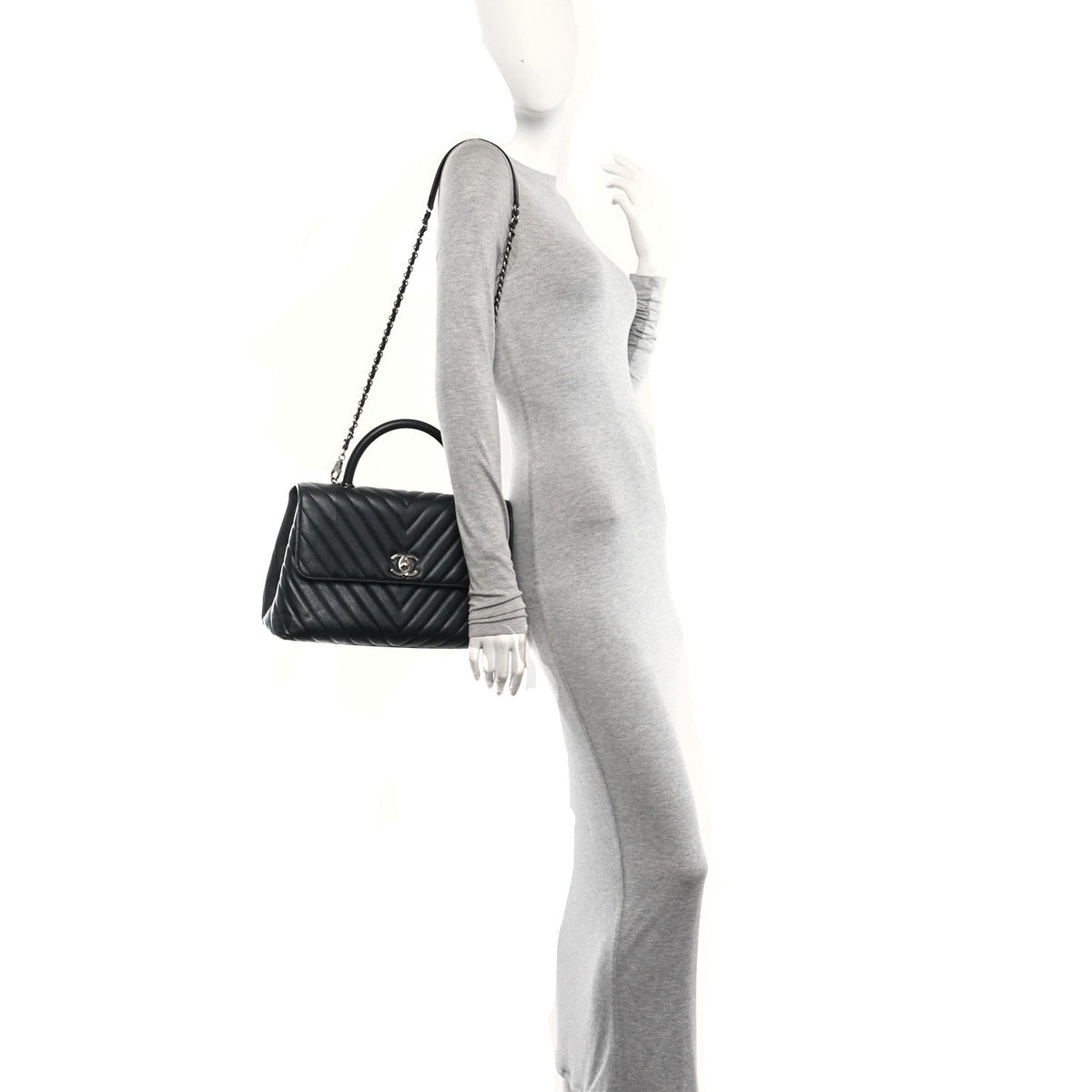 Medium Quilted Caviar Flap Shoulder Bag - Black