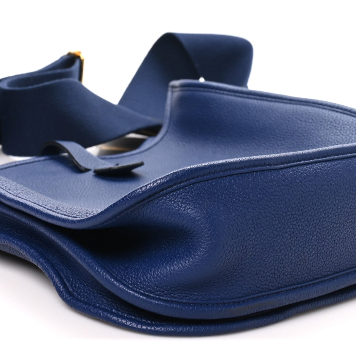 Taurillon Clemence Evelyne Iii Pm Bleu E Handbag