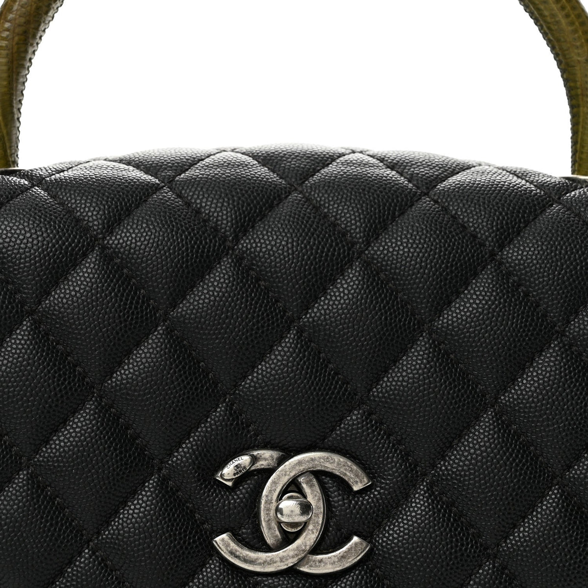 Medium Quilted Caviar Flap Shoulder Bag - Black