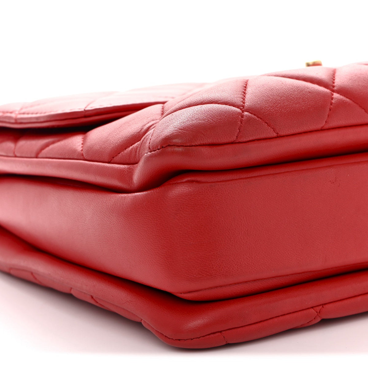 Medium Quilted Lambskin Flap Shoulder Bag - Red