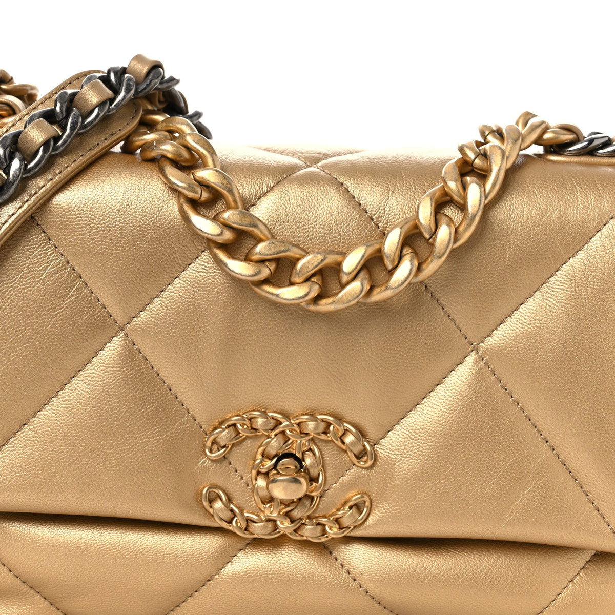 Medium Quilted Goatskin Flap Shoulder Bag - Gold