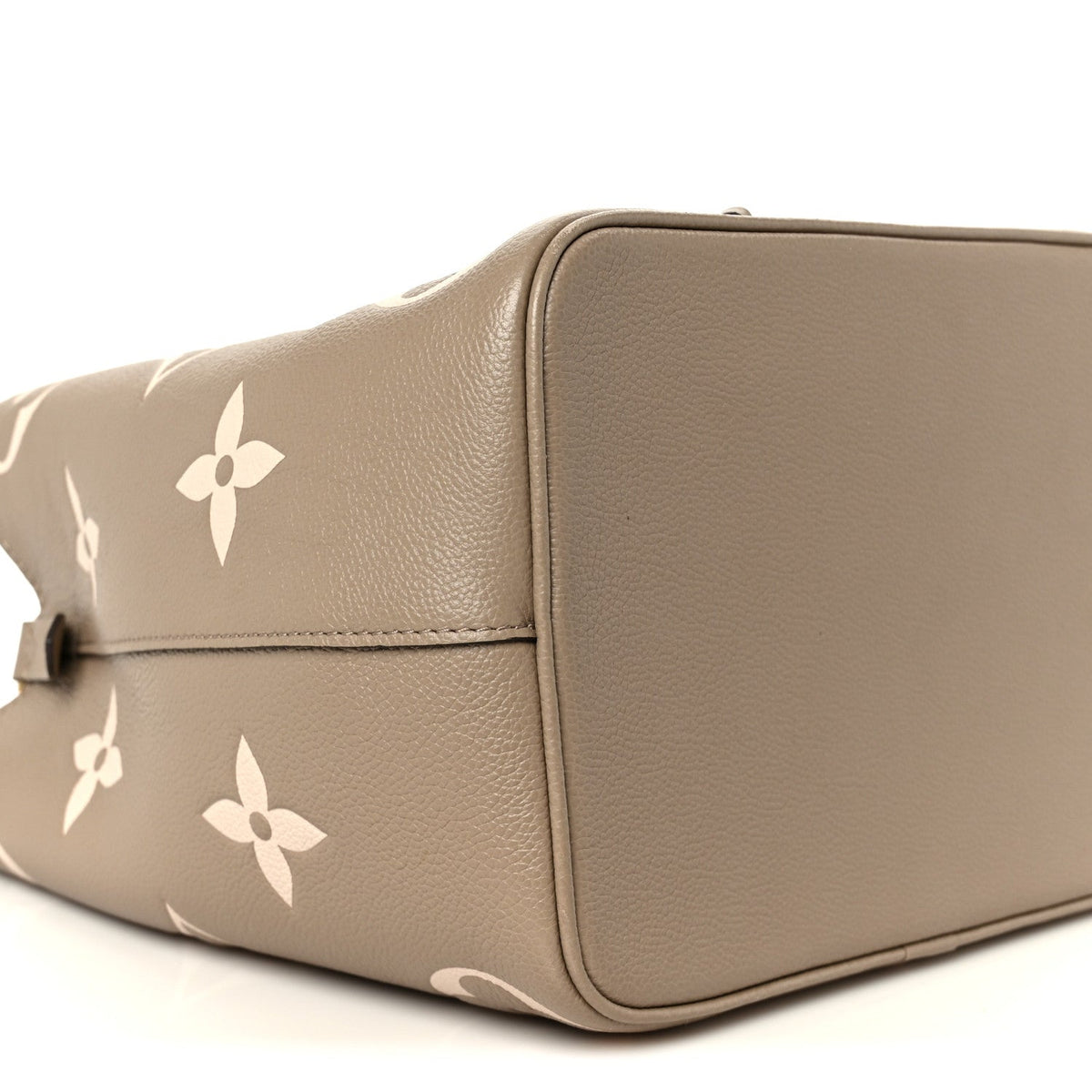 Empreinte Monogram Giant Neonoe Mm Tourt Handbag