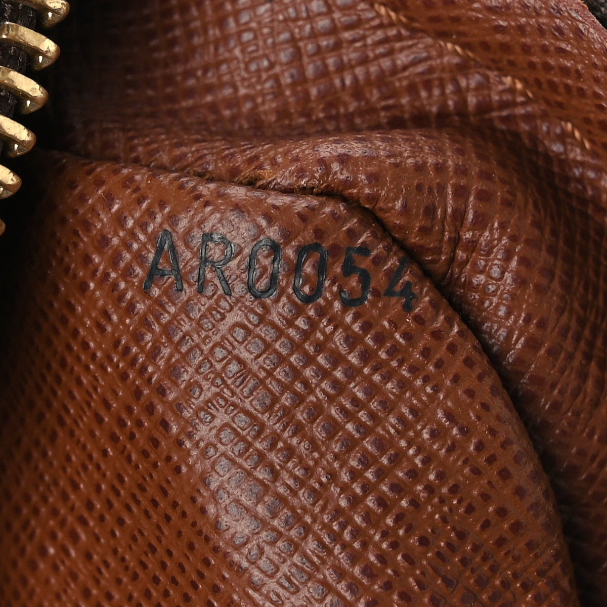 Monogram Nil 28 Handbag