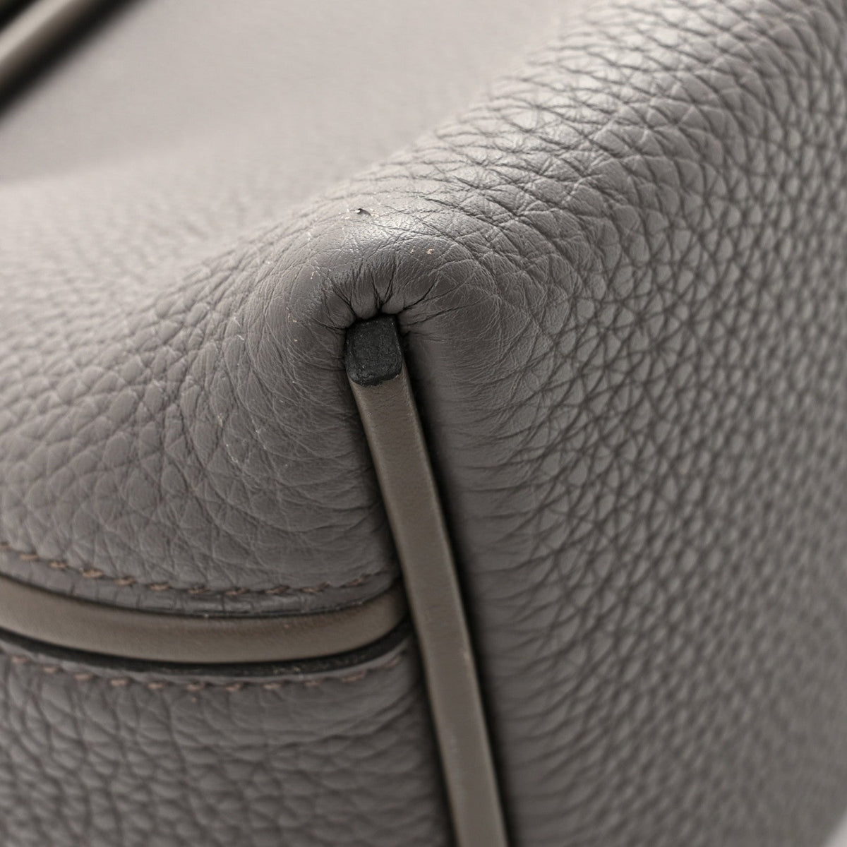 Togo Swift / 29 Gris Asphalte Handbag