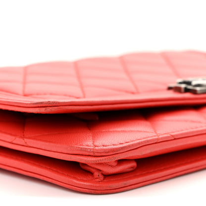 Quilted Lambskin Wallet Bag - Red