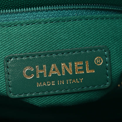 Small Quilted Caviar Flap Shoulder Bag - Green