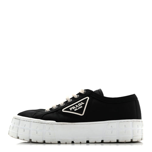 Re-Nylon Gabardine Triangle Logo Double Wheel 50Mm Sneakers Black