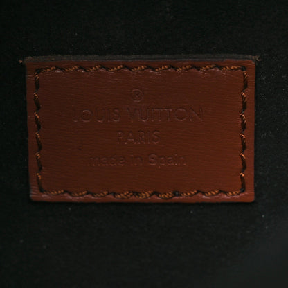 Reverse Monogram Dauphine Mm Handbag