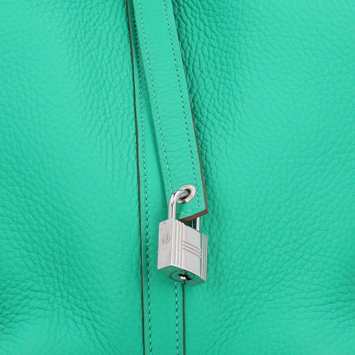 Taurillon Clemence Picotin Lock Mm Menth Handbag