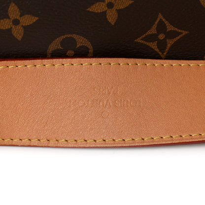 Monogram Carryall Mm Handbag