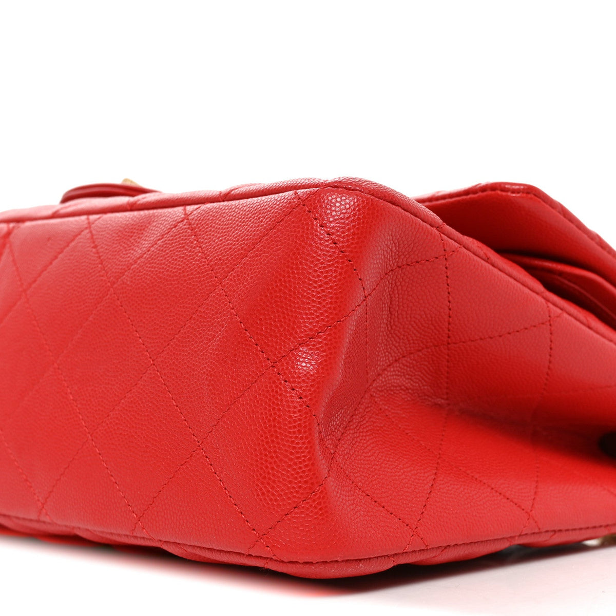 Quilted Caviar Flap Shoulder Bag - Red