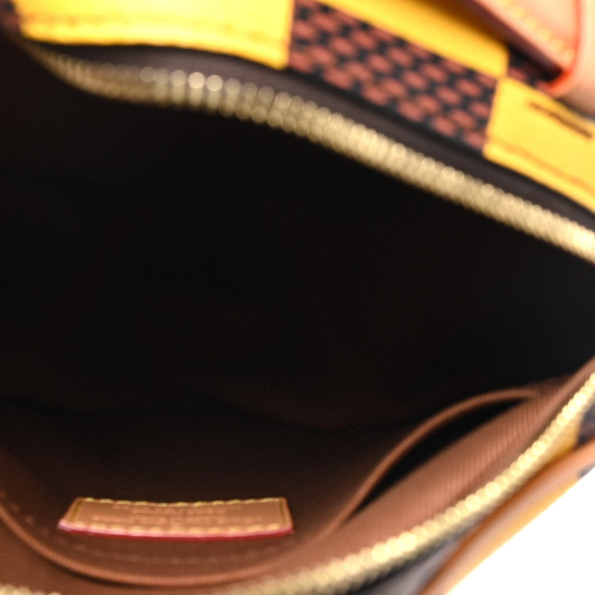 Damier Pop Chess Messenger Jaune Mat Handbag