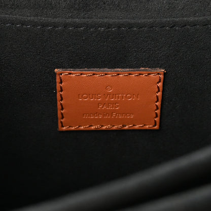 Reverse Monogram Dauphine Mm Handbag