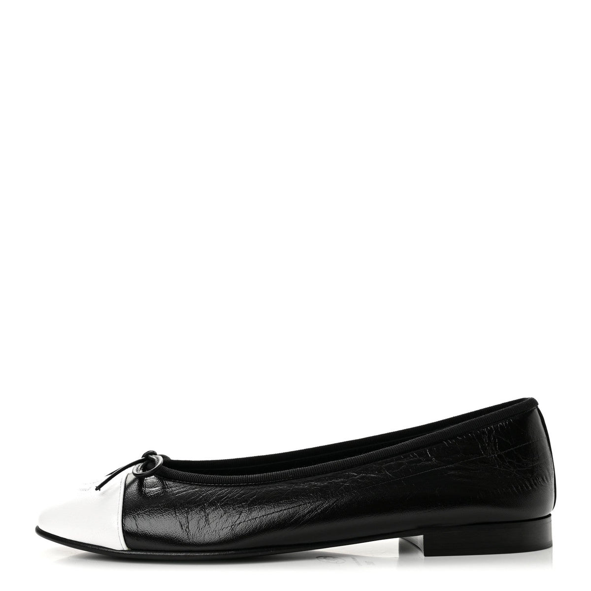 Crumpled Shiny Lambskin CC Cap Toe Ballerina Flats Black White