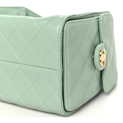 Small Quilted Caviar Handbag - Light Green