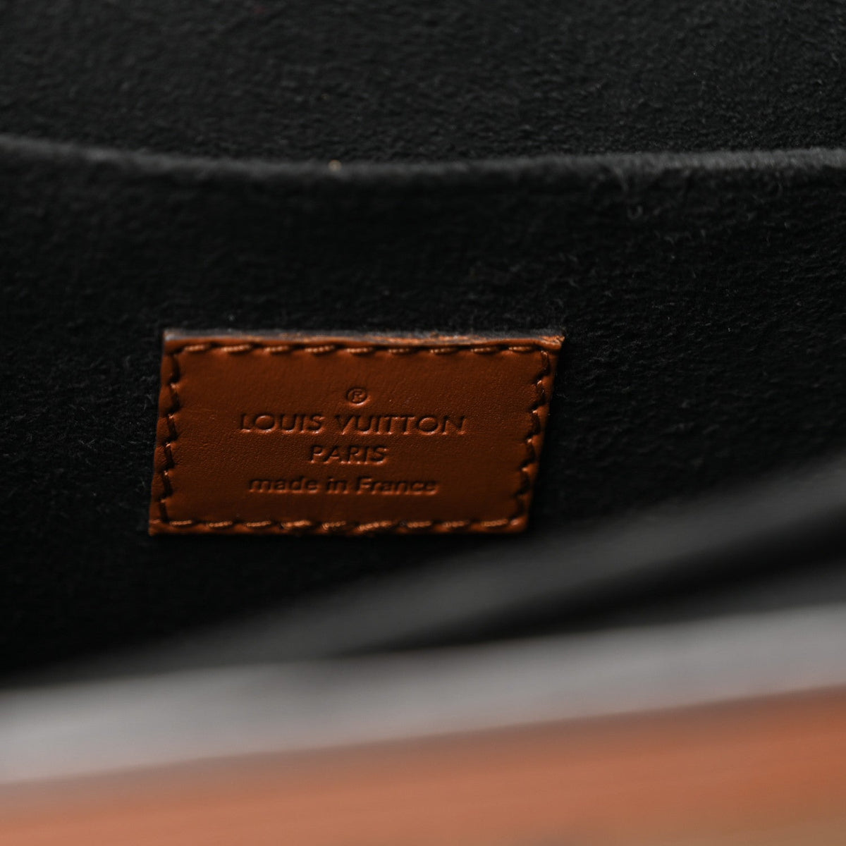 Reverse Monogram Dauphine Mm Handbag