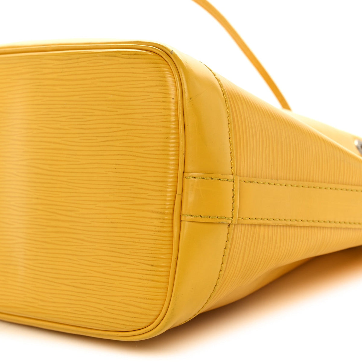 Epi Noe Tassil Handbag