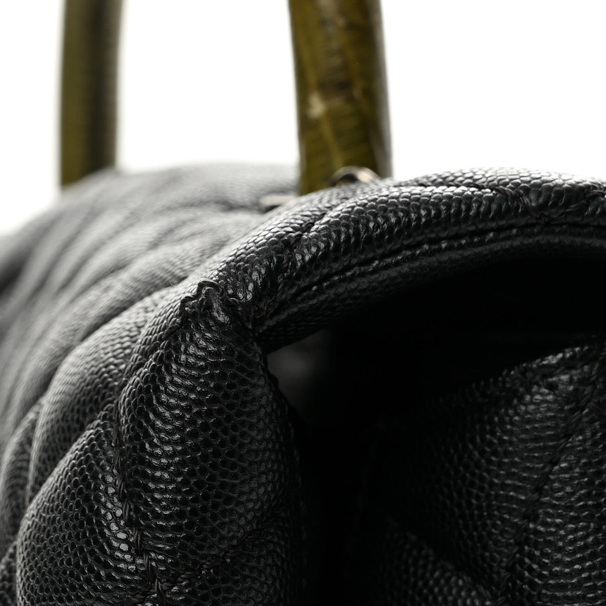Medium Quilted Caviar Flap Shoulder Bag - Black
