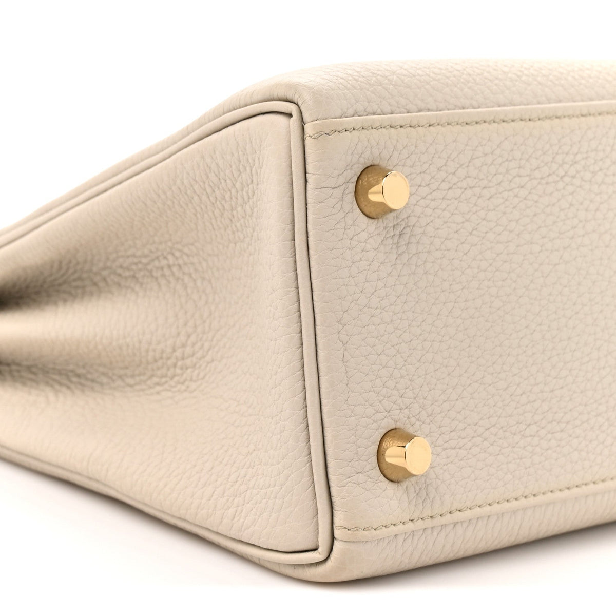 Togo Kelly Retourne 25 Beton Handbag