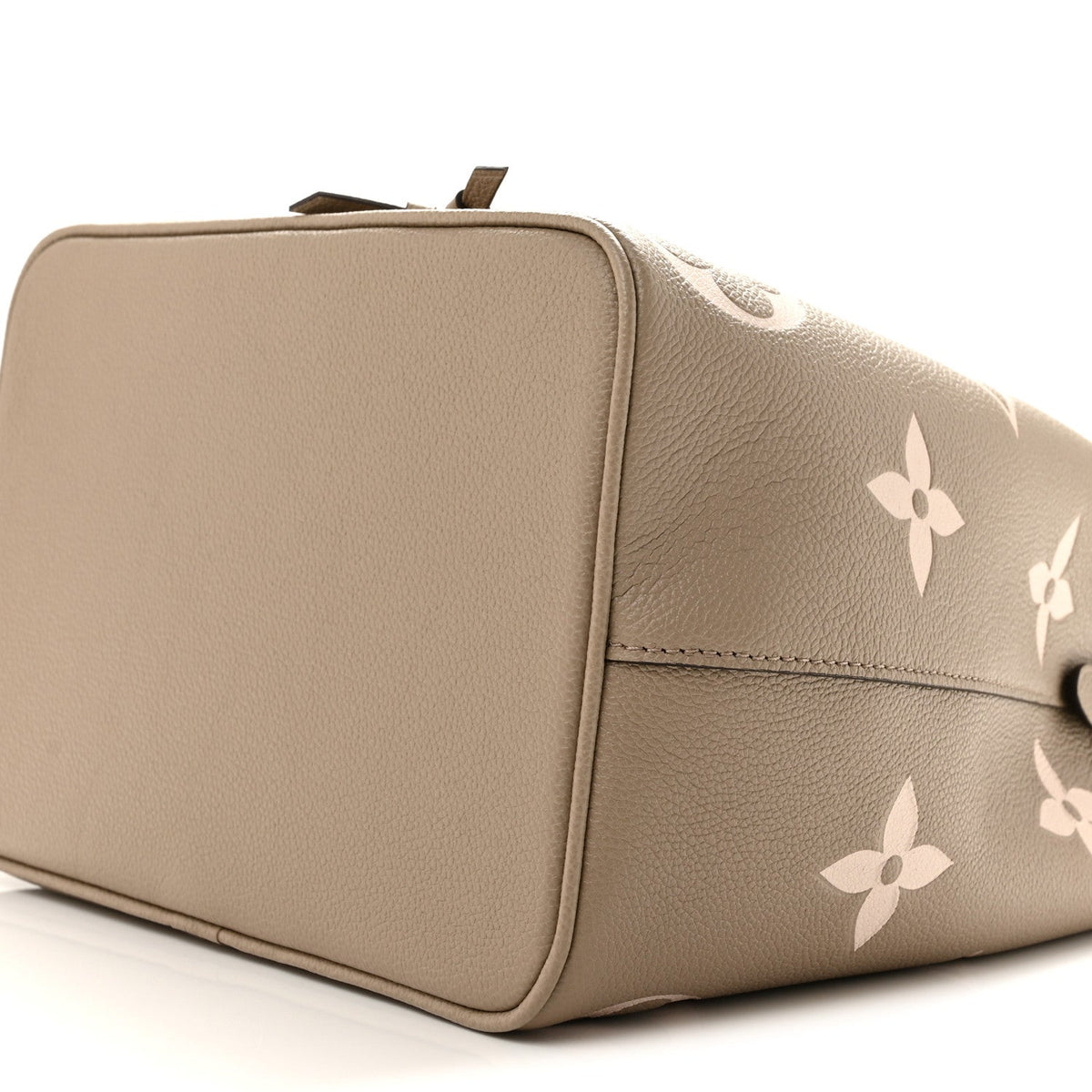 Empreinte Monogram Giant Neonoe Mm Tourt Handbag