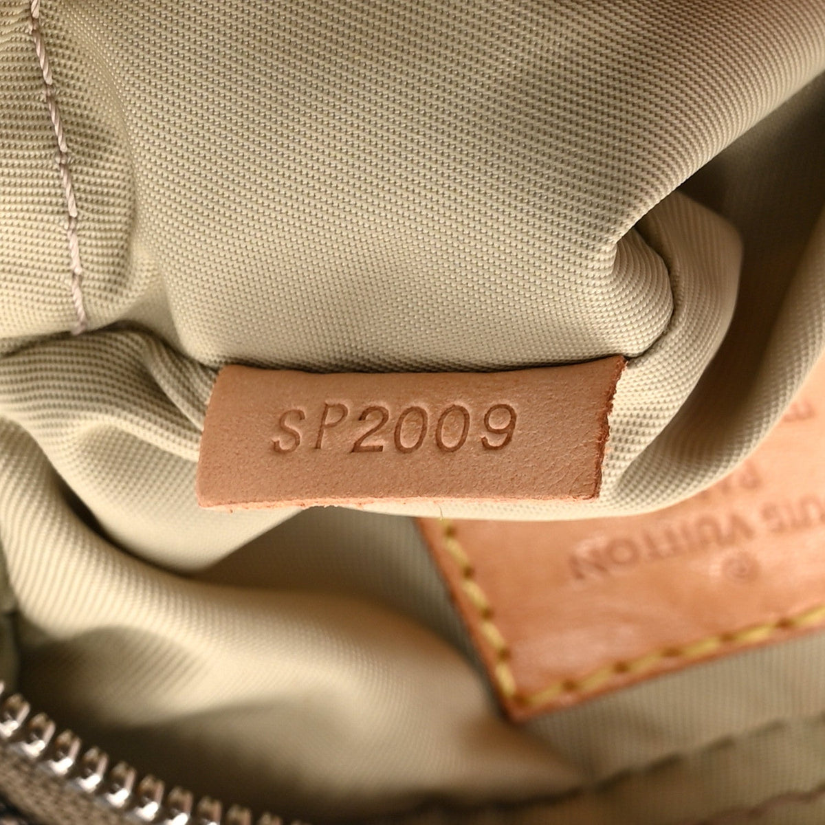 Damier Geant Citadin Messenger Terre Handbag