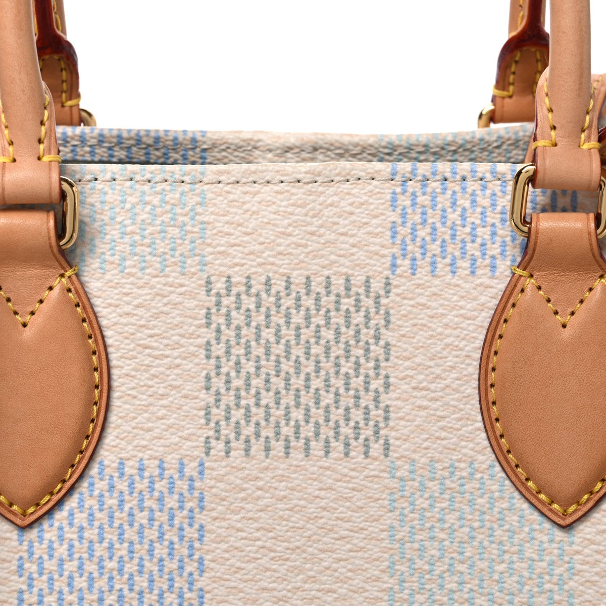 Damier Giant Onthego Mm Pistachio Handbag