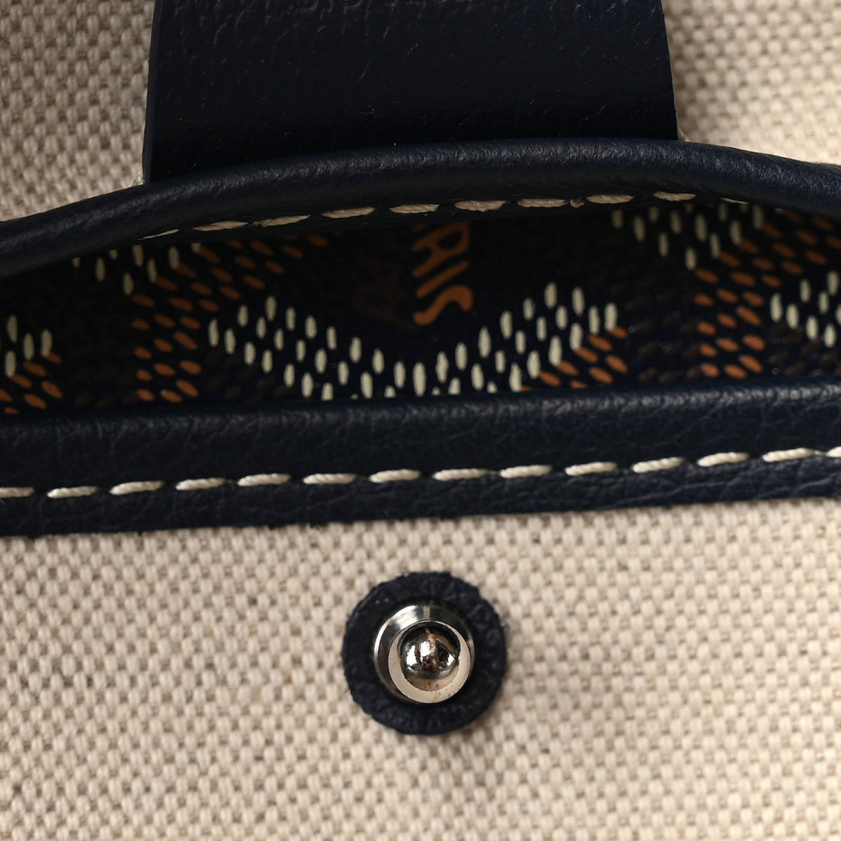 Ine Artois Mm Navy Handbag