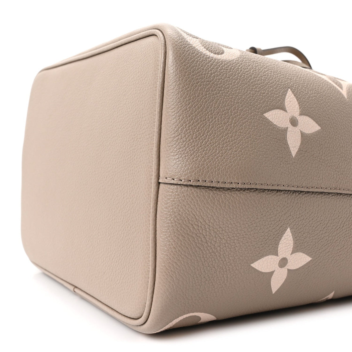 Empreinte Monogram Giant Neonoe Mm Tourt Handbag
