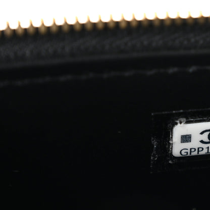 Quilted Caviar Handbag - Black