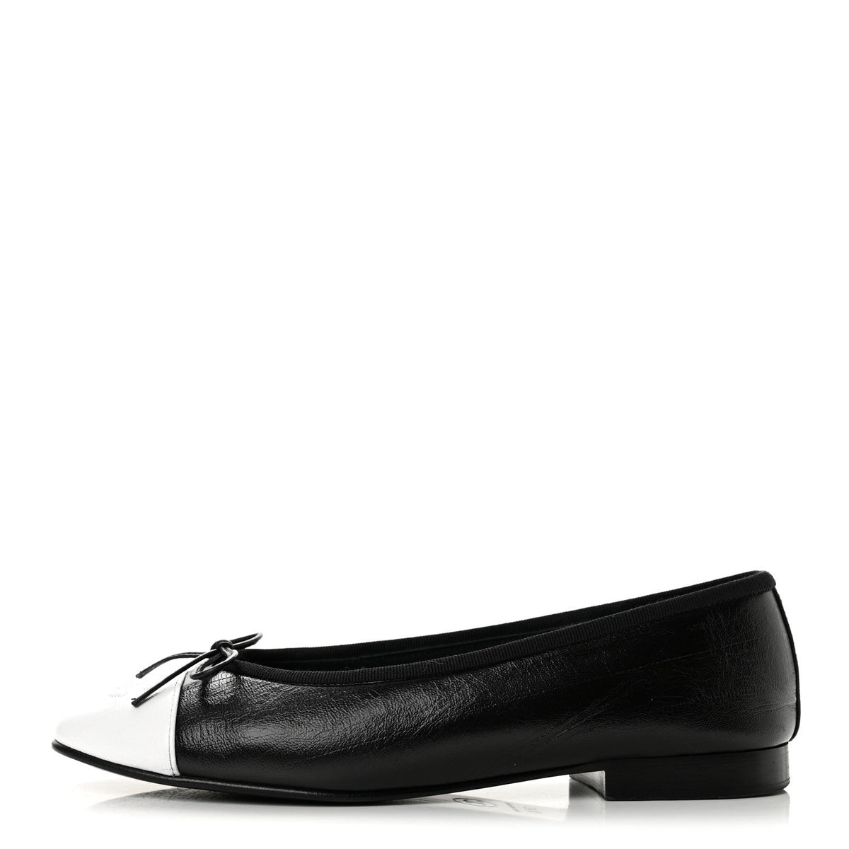 Crumpled Shiny Lambskin CC Cap Toe Ballerina Flats Black White