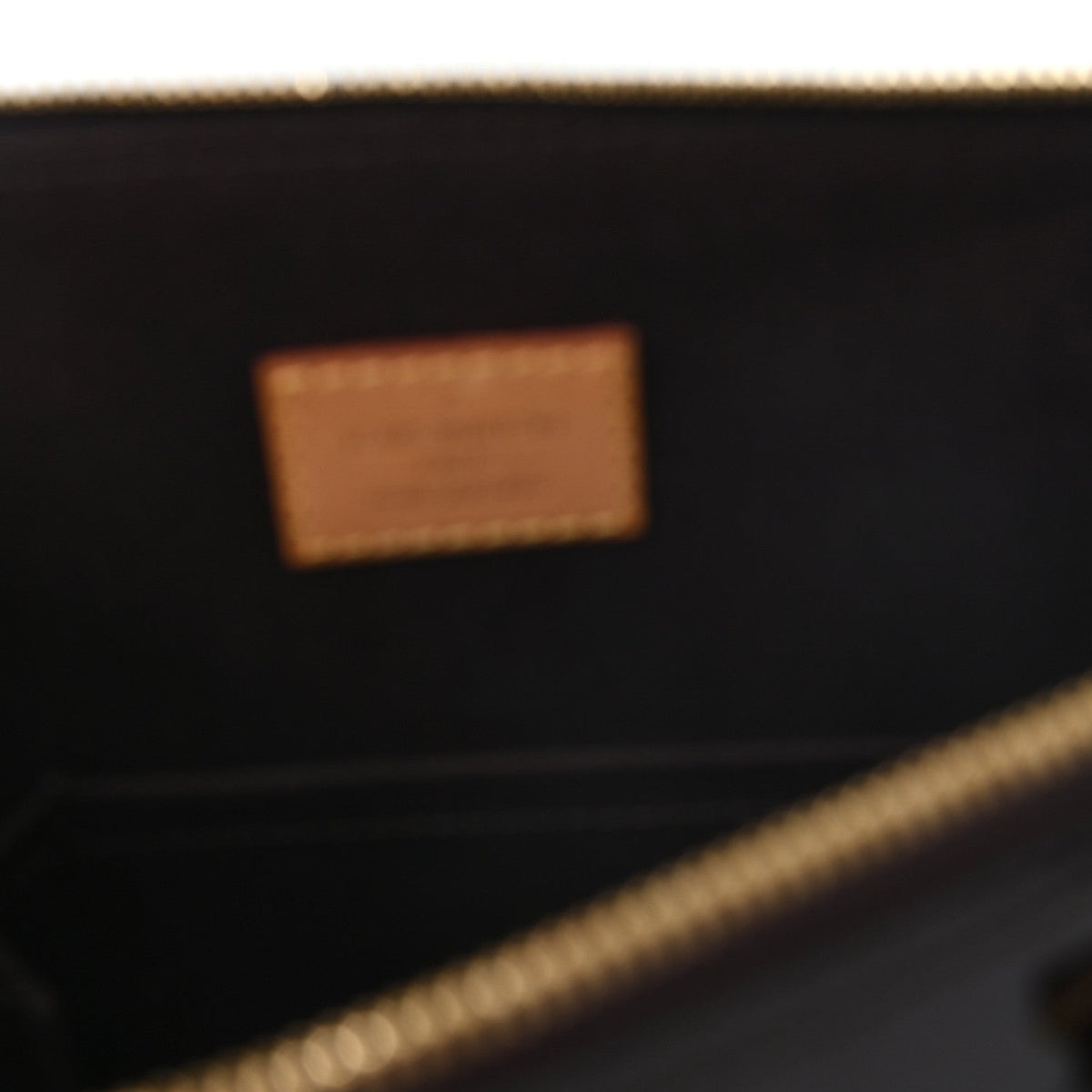 Vernis Alma Pm Handbag
