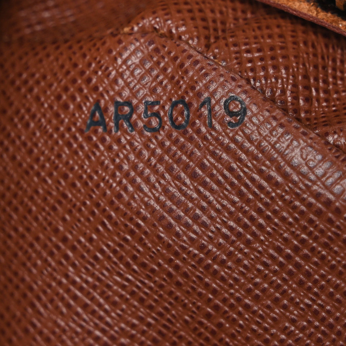Monogram Nil 28 Handbag
