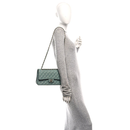 Medium Quilted Caviar Flap Shoulder Bag - Green