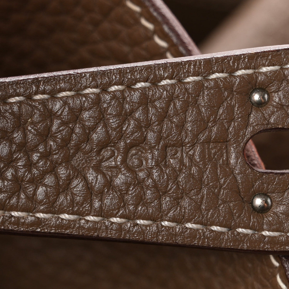 Taurillon Clemence Lindy 30 Etoupe Handbag