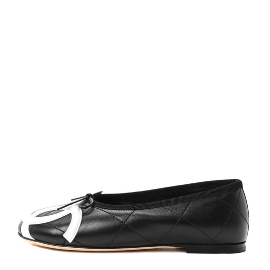 Lambskin Quilted CC Cambon Ballet Flats Black White