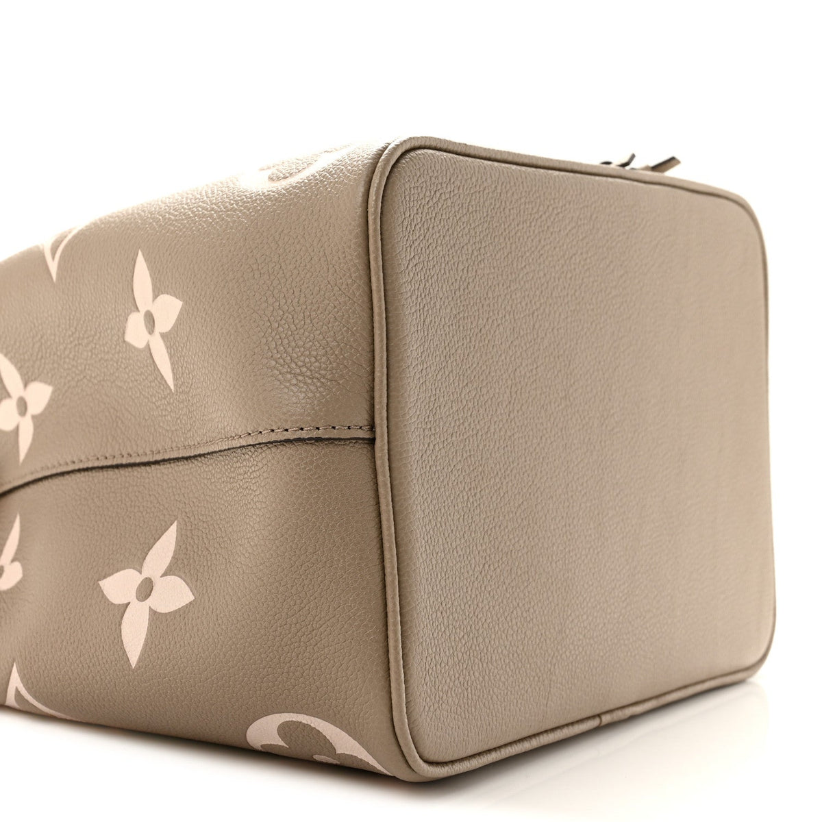 Empreinte Monogram Giant Neonoe Mm Tourt Handbag