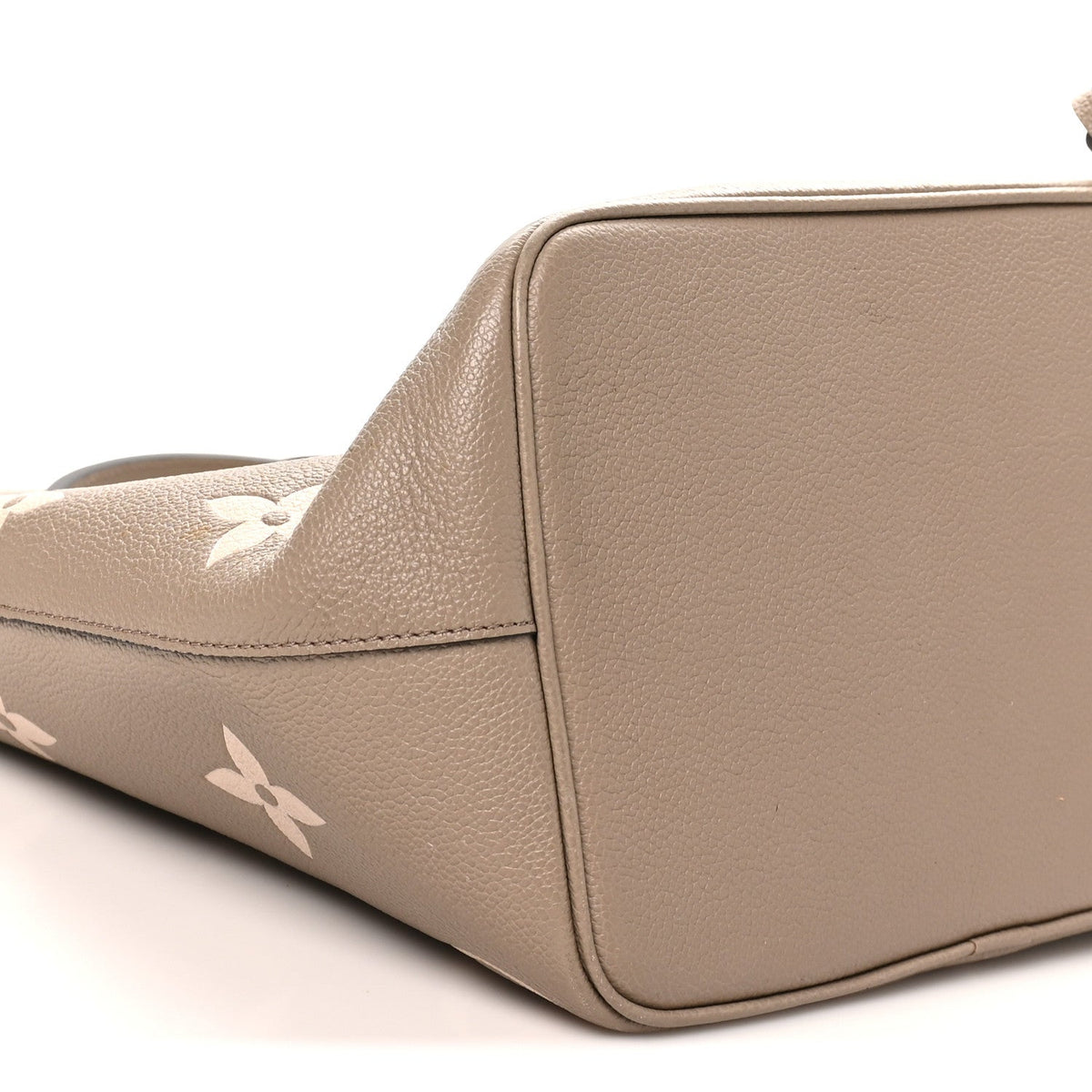 Empreinte Monogram Giant Neonoe Mm Tourt Handbag