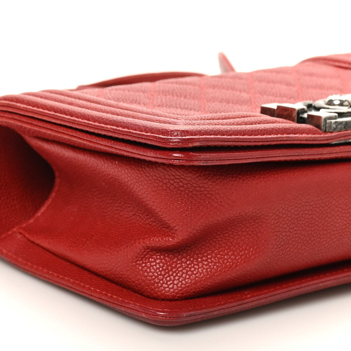 Small Quilted Caviar Flap Shoulder Bag - Red