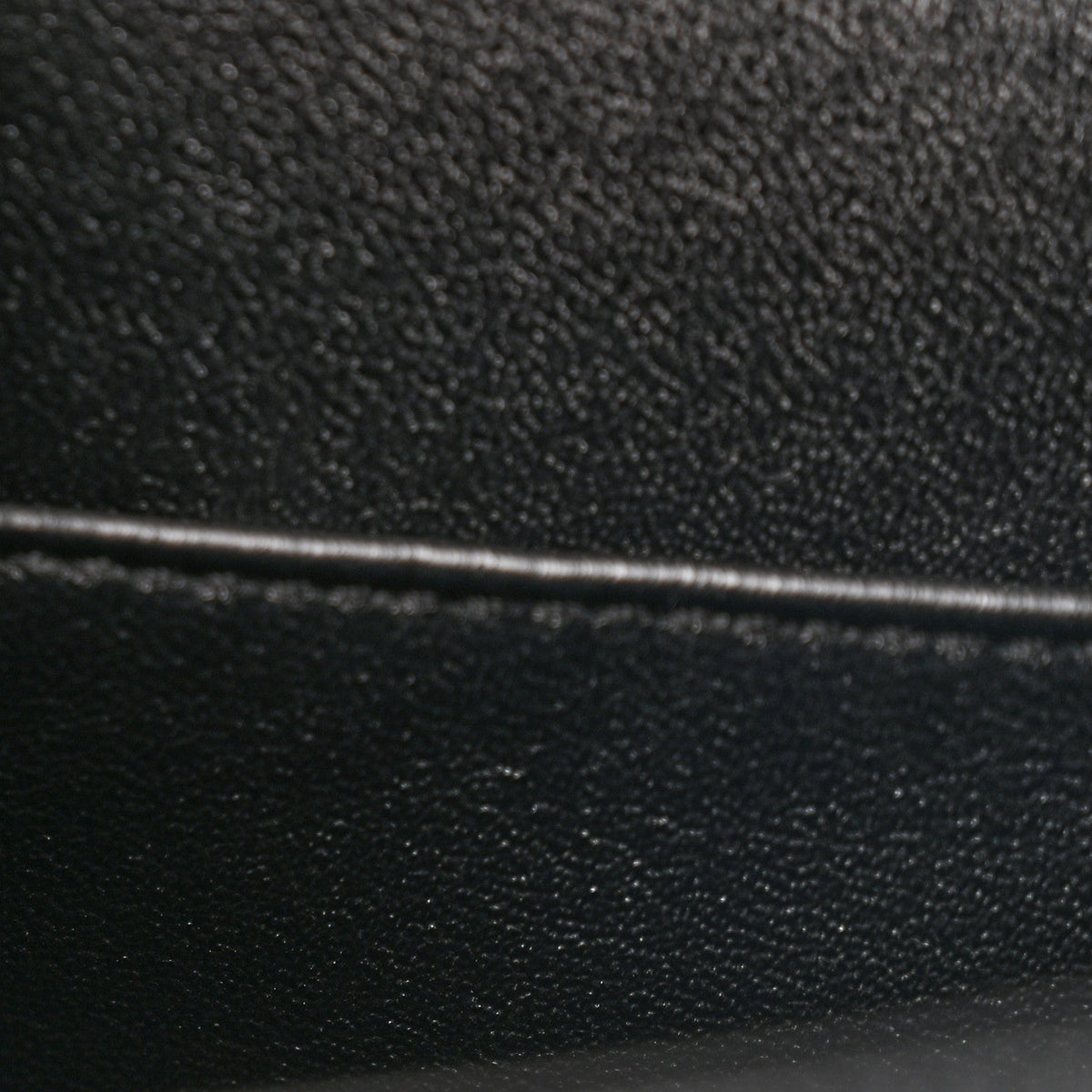 Quilted Caviar Flap Shoulder Bag - Black