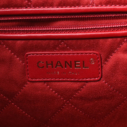 Small Quilted Calfskin Handbag - Red