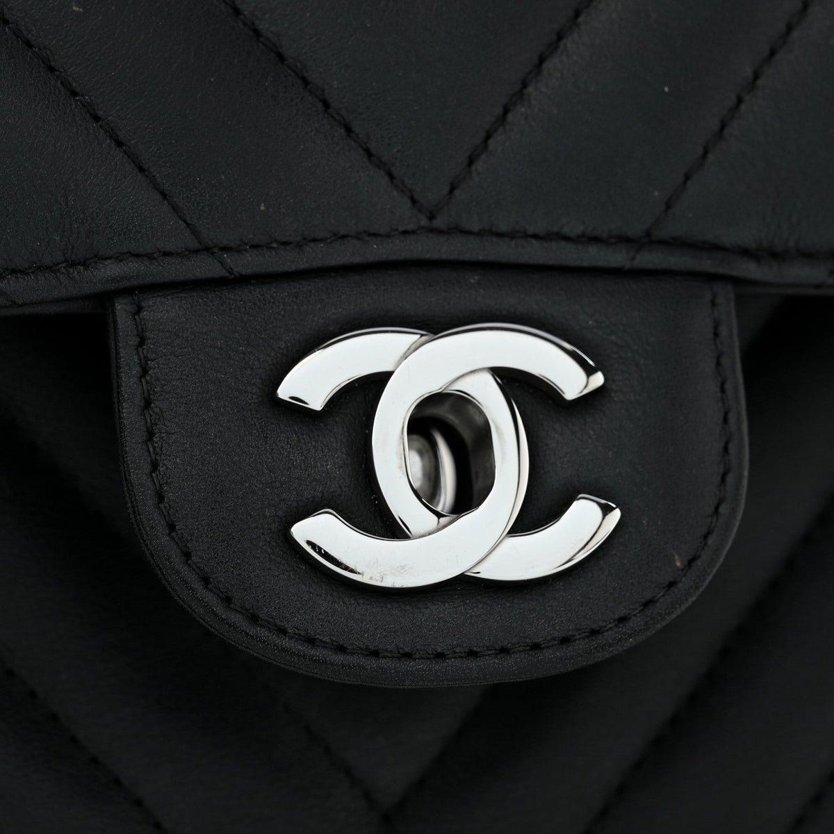 Medium Quilted Lambskin Flap Shoulder Bag - Black