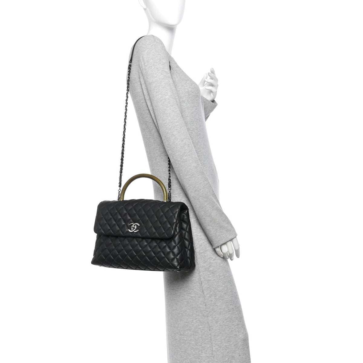 Medium Quilted Caviar Flap Shoulder Bag - Black