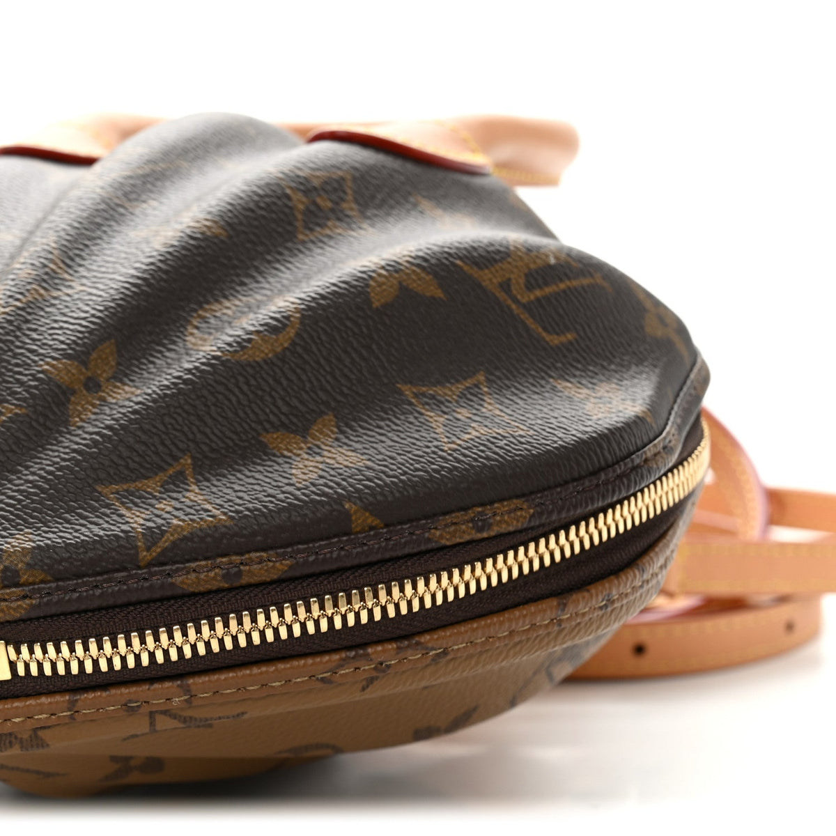 Reverse Monogram Venus Nm Handbag
