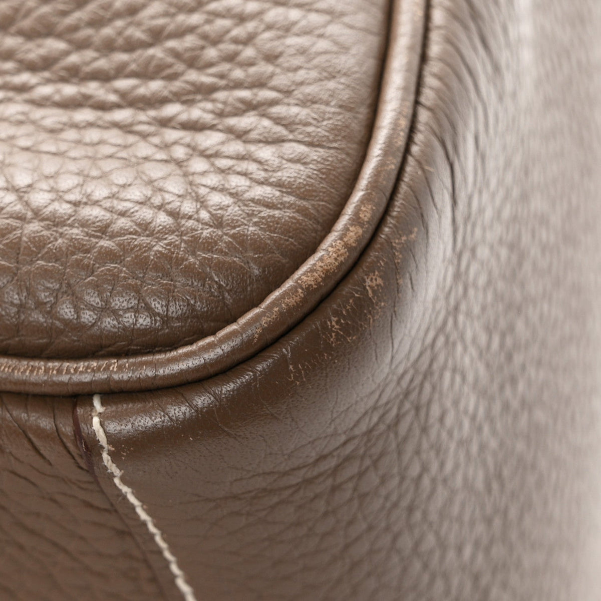 Taurillon Clemence Lindy 30 Etoupe Handbag
