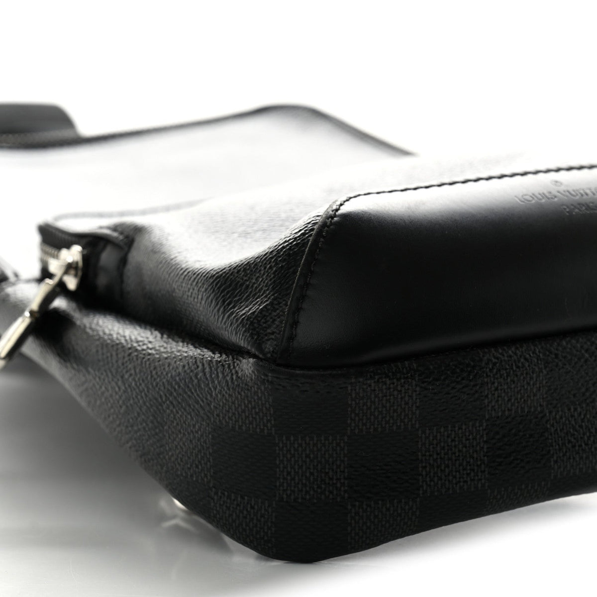 Damier Graphite Avenue Sling Bag Onyx Si Handbag
